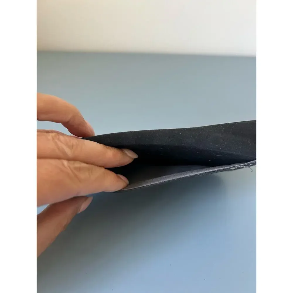 Tumi Folio wallet case black leather magnetic wallet for iPhone 15 pro
